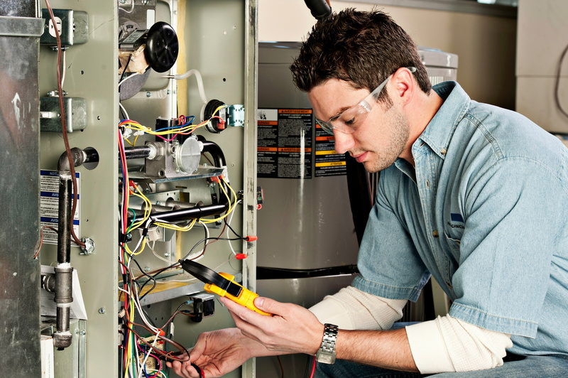 6 Reasons Why You Should Hire a Professional Electrician