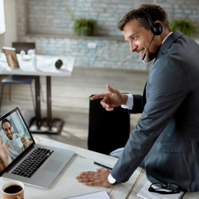 How Online Leadership Coaching Supports Career Growth